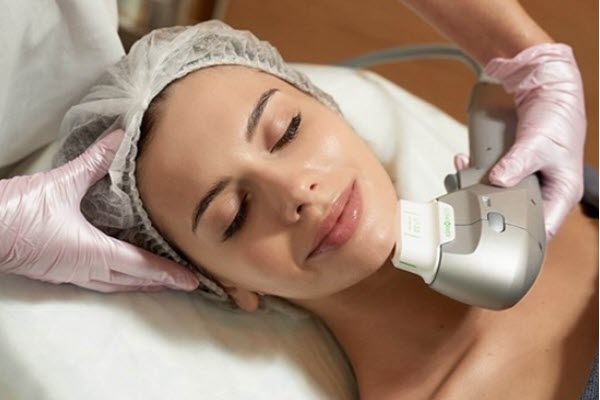 چرا کلینیک بنیتا اصفهان را برای خدمات جوانسازی بررسی کنیم؟